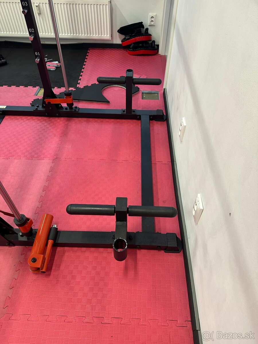 posilňovací stroj Ironlife Smith Machine - 4