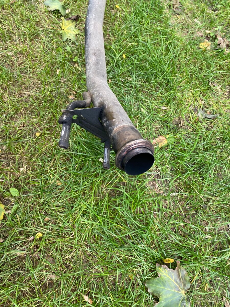 Výfuk z Peugeot 508 1.6 HDI - 4