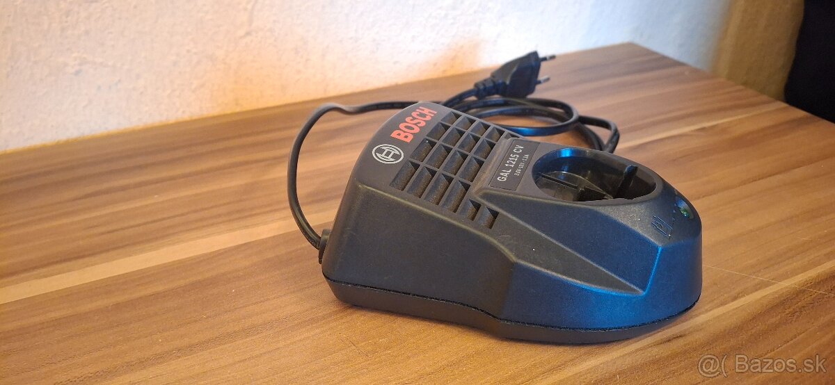 Nabíjačka Bosch GAL 1215 CV 3,6V-12V 1,5A - 4