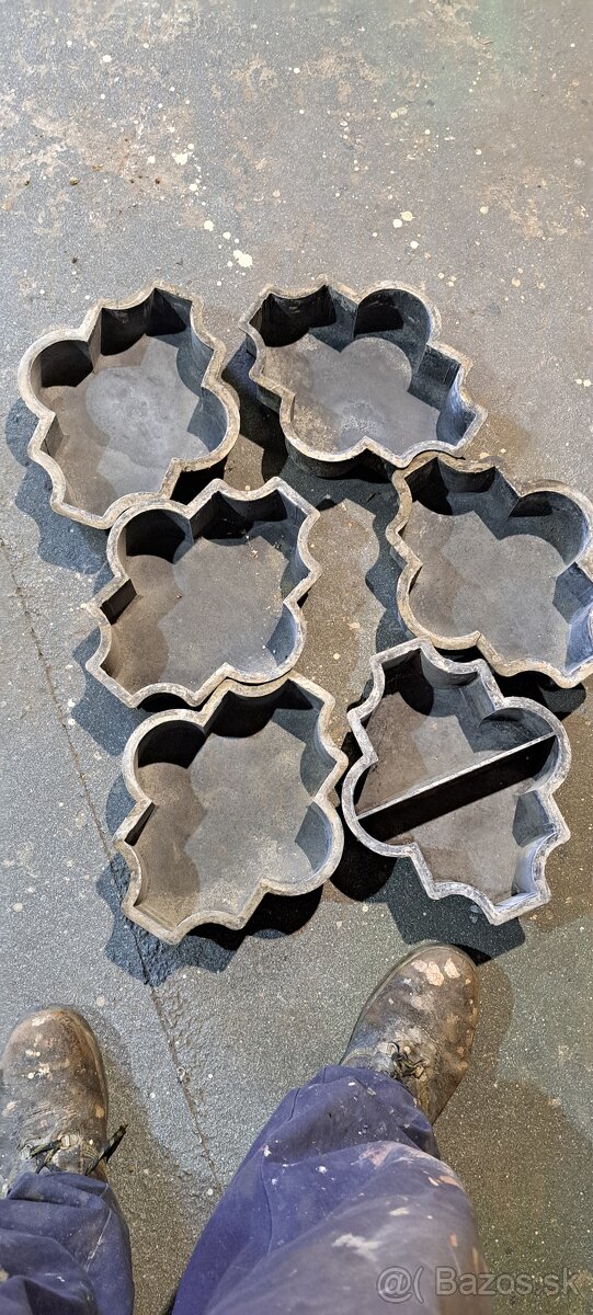 Predám vybracny stôl - 4