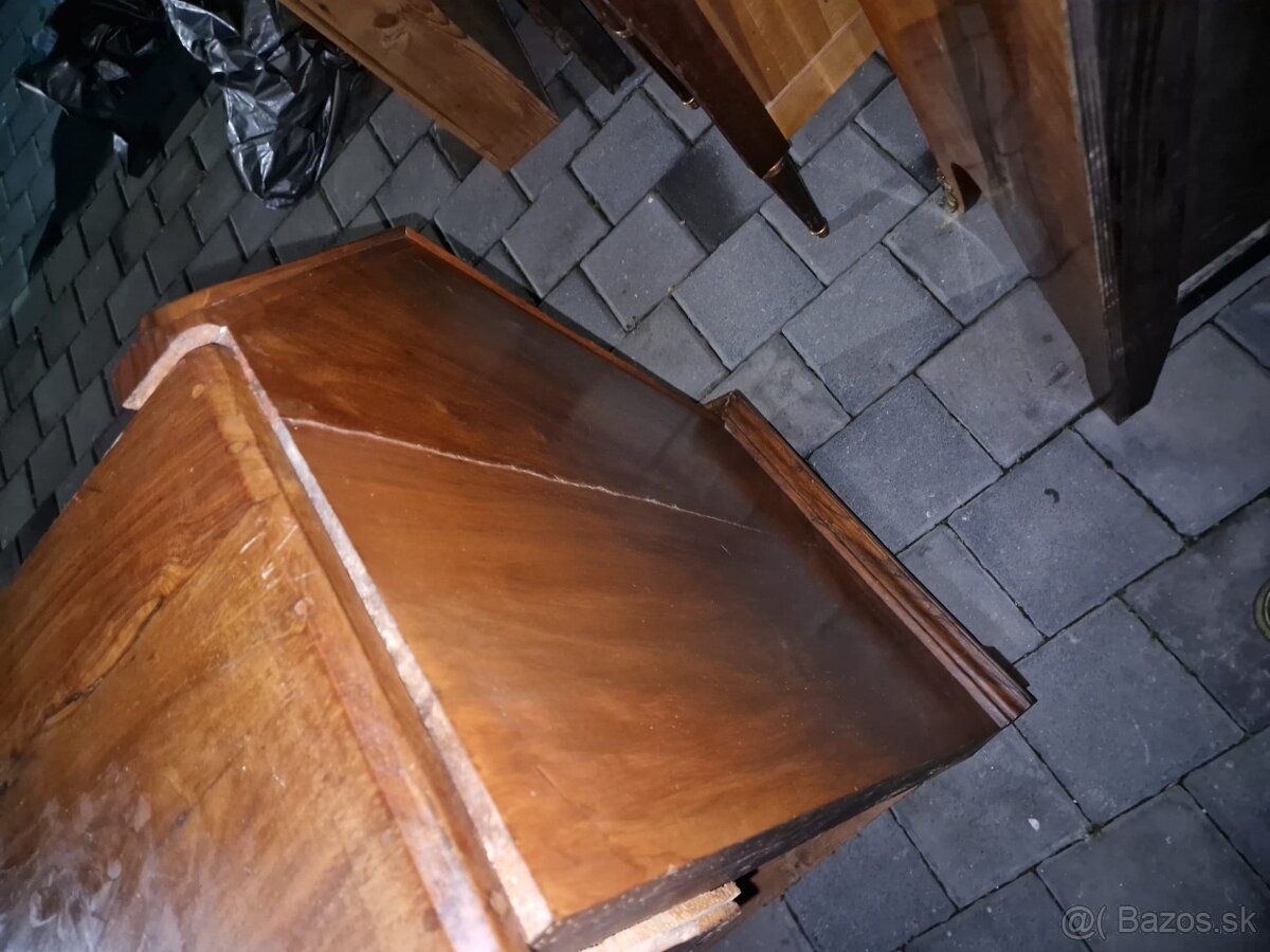 18 - Predám starožitný sekretár z masívneho orecha - 4