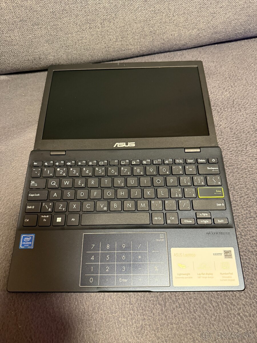 Predam notebook ASUS 210 M ,LCD: 11,,6 HD - 4