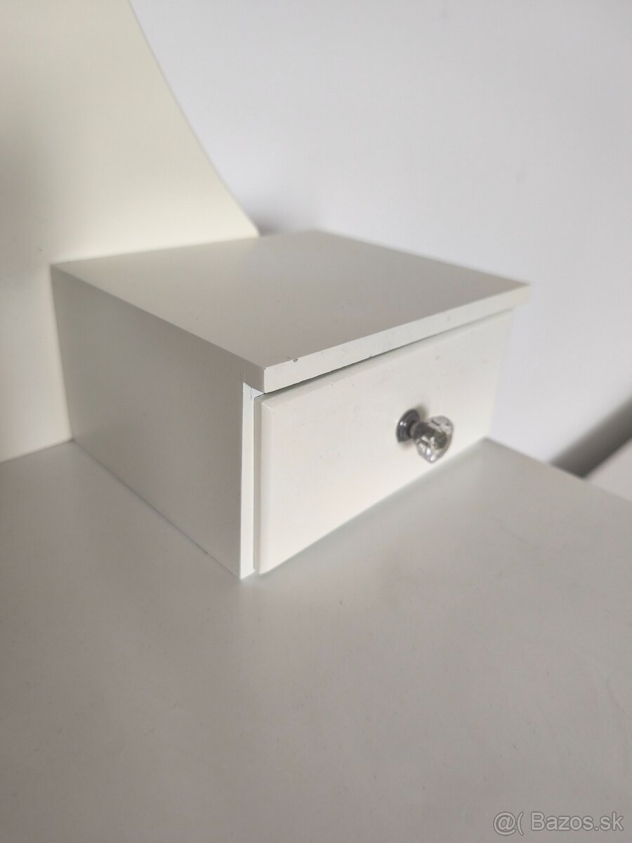 Toaletný stolík - 4