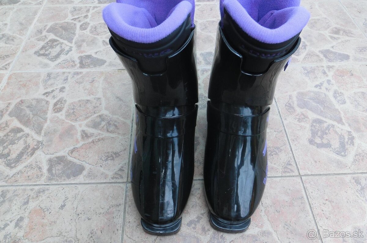 Lyžiarky Nordica a Lowa . - 4