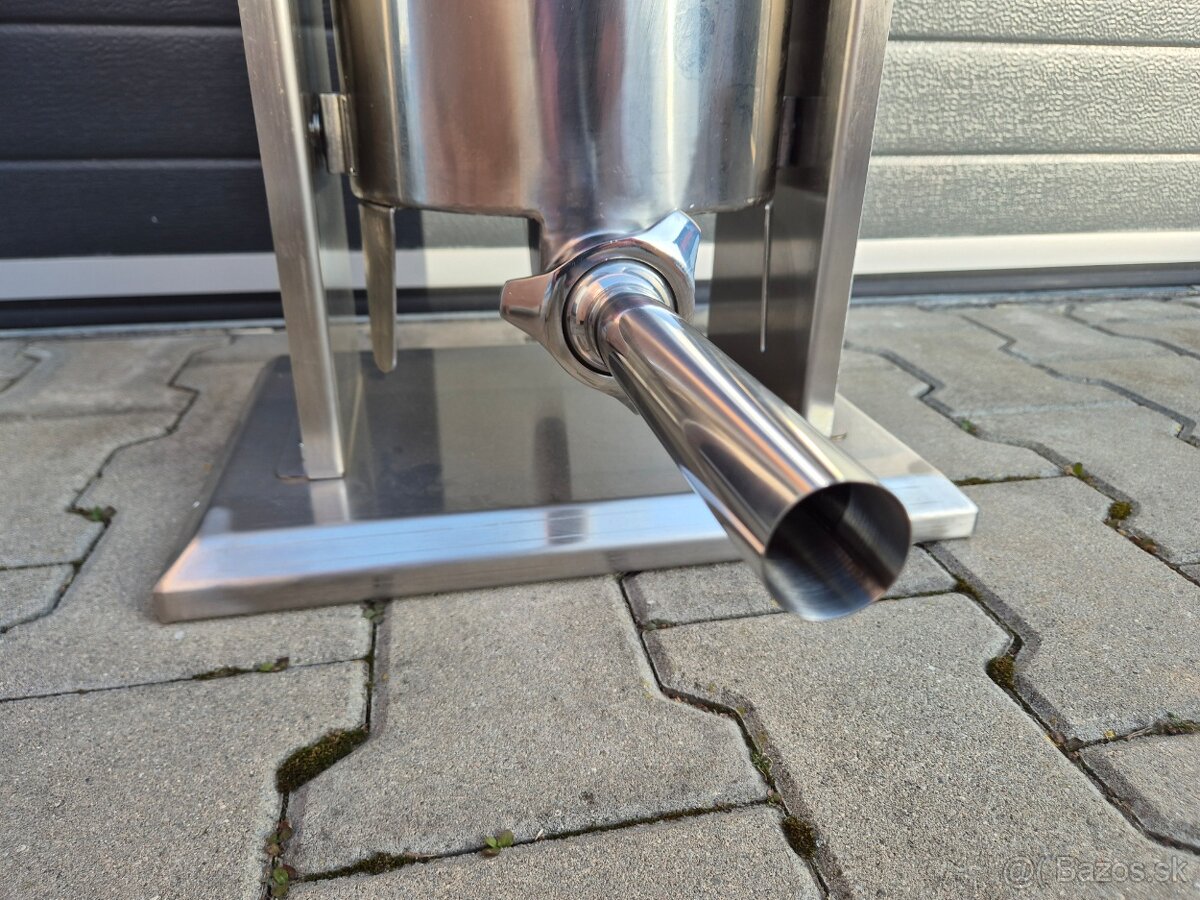 ELEKTRICKÁ PLNIČKA KLOBÁS 10 L SILNÁ PROFI - 4