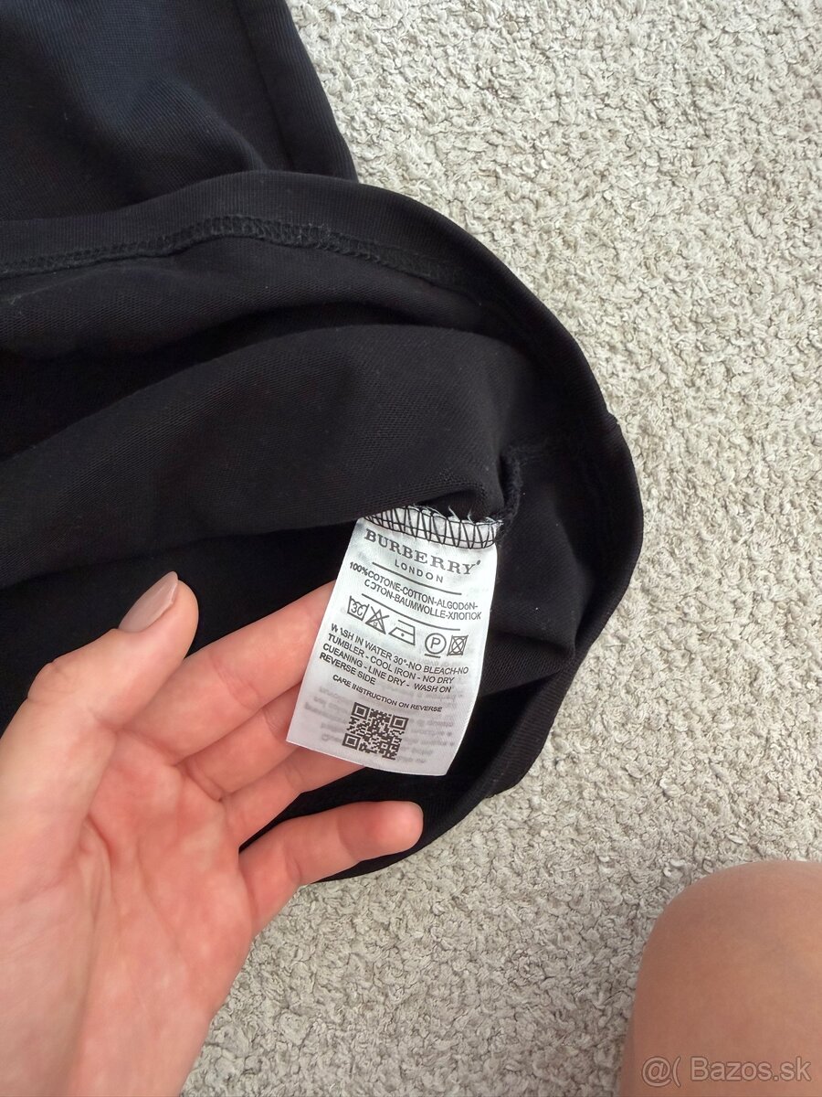 Burberry čierne tričko - 4