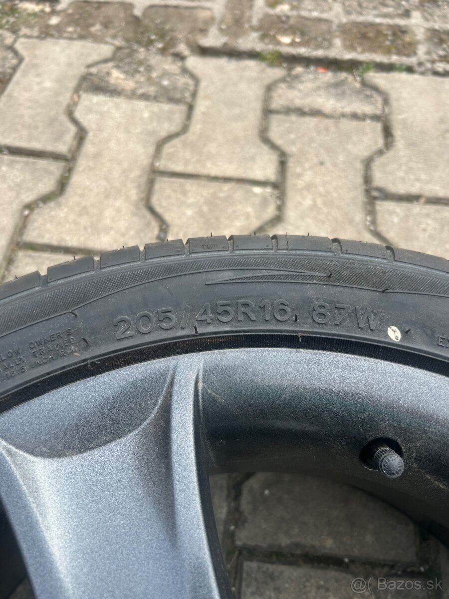 205/45 R16 - 4