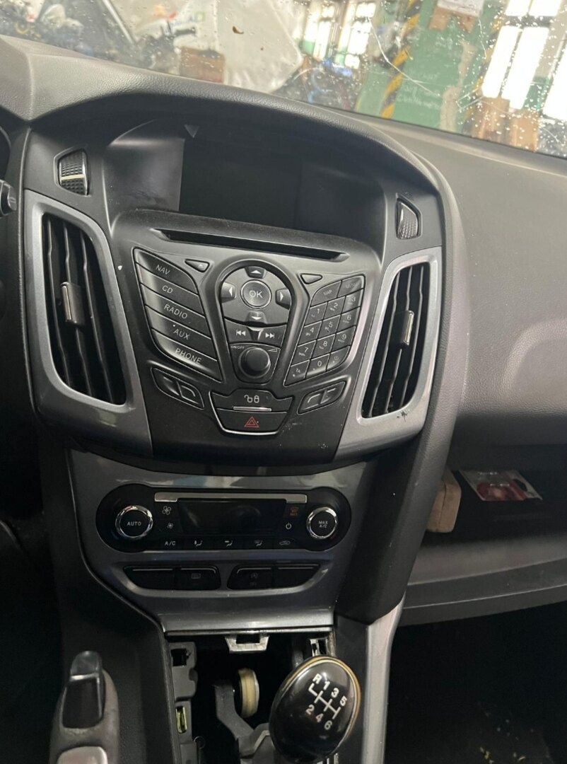 Rozpredám na diely Ford Focus mk3 HB combi - 4