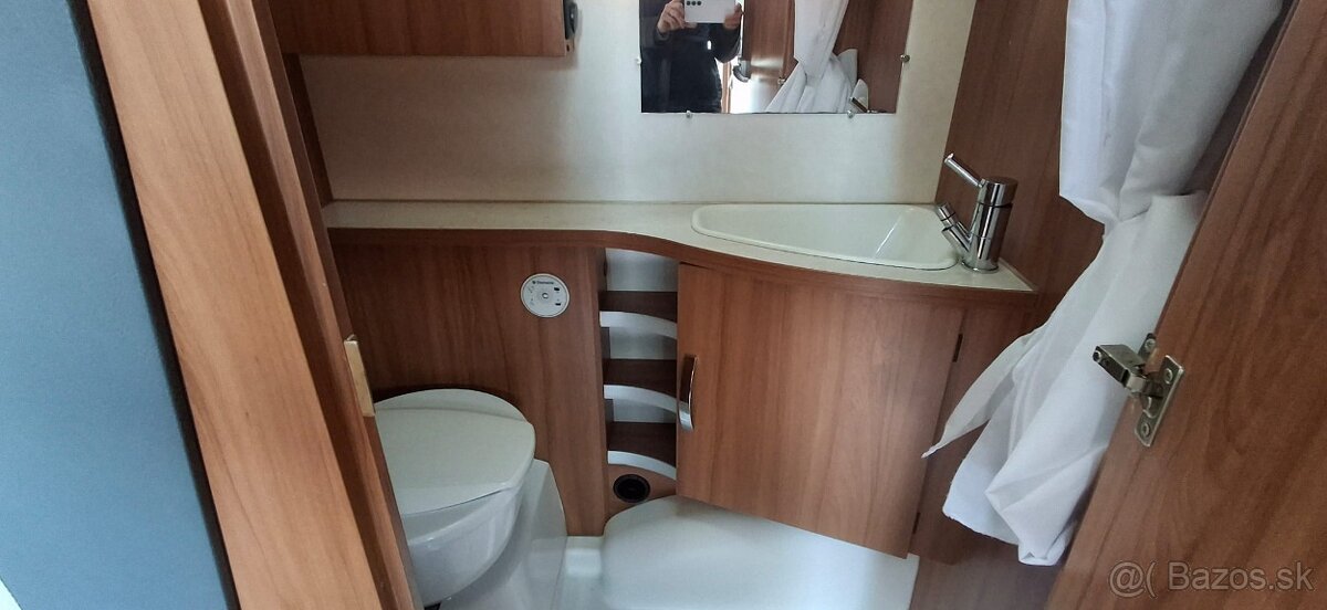 Predám karavan Weinsberg 480 qdk - 4