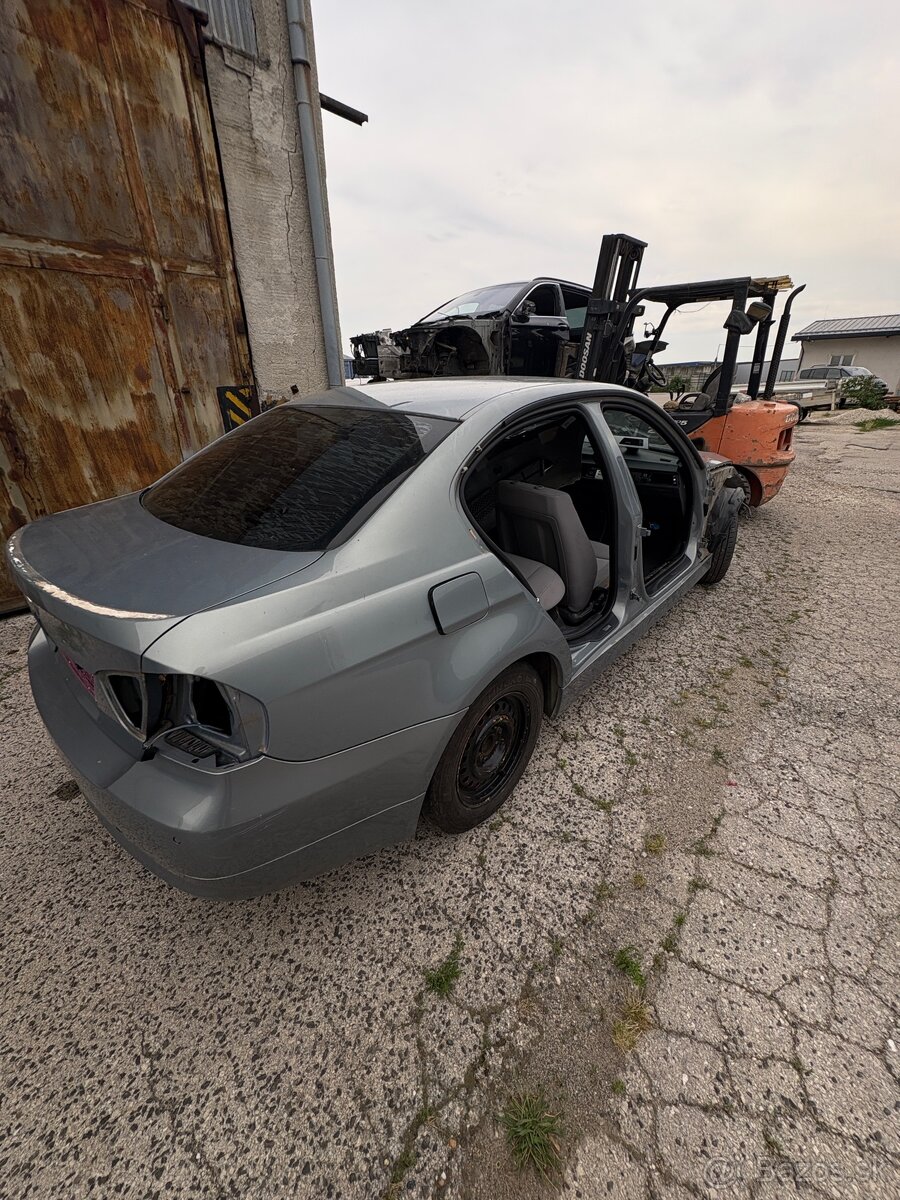 Rozpredám BMW e90 - 4