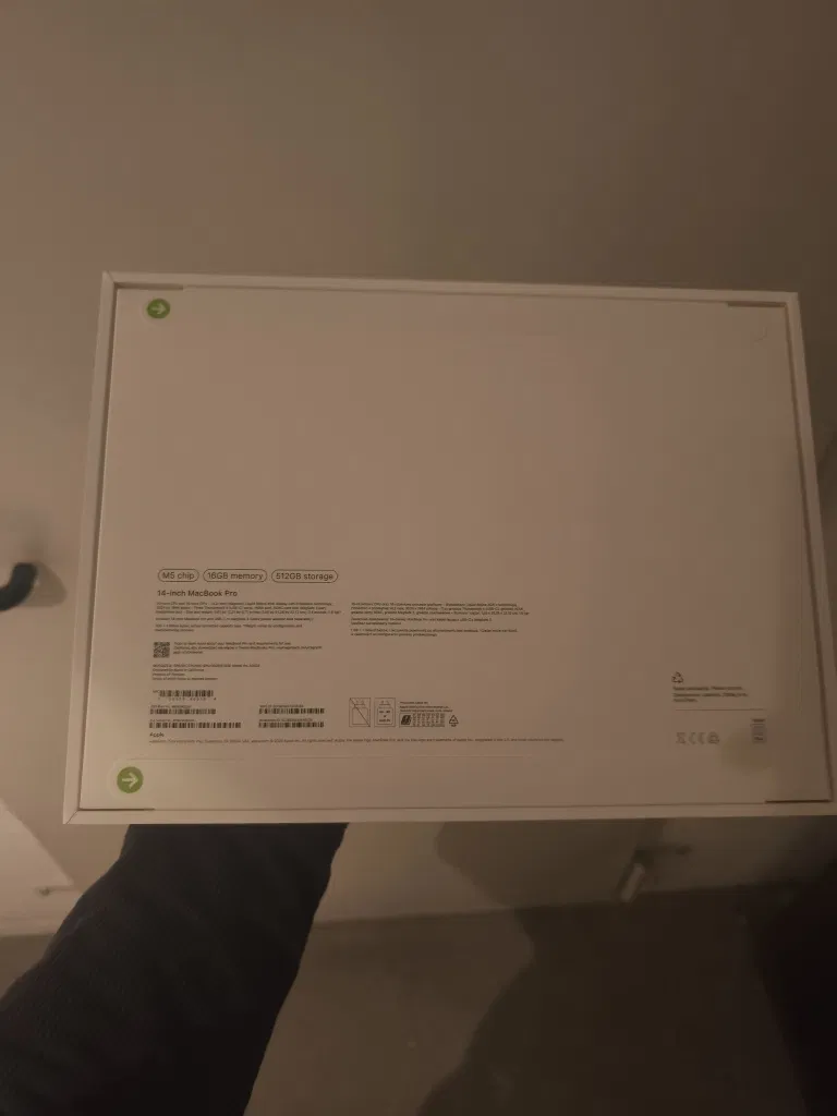 MacBook Pro M5 14,2 palce 16 GB RAM 512 SSD NOVÝ - 4