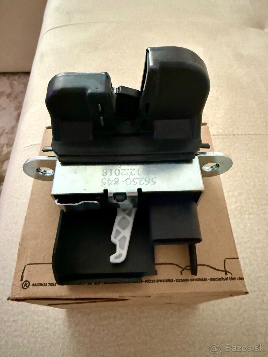 Uplne nový zámok na VW Touran - 4