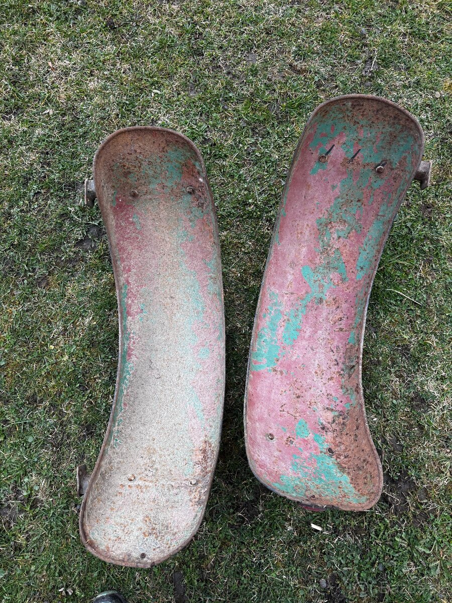 Predám 2x blatník na Multicar M22 - 4