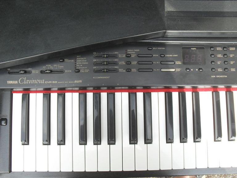 Digitální piano Yamaha Clavinova CVP 50 - 4