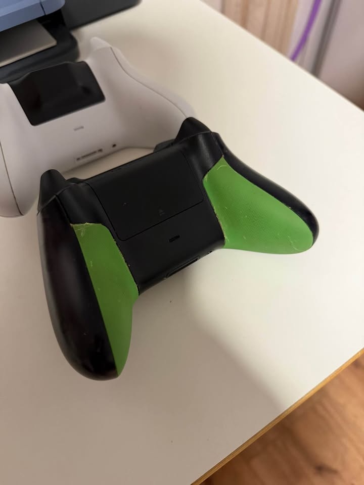 Predám ovladace na Xbox - 4