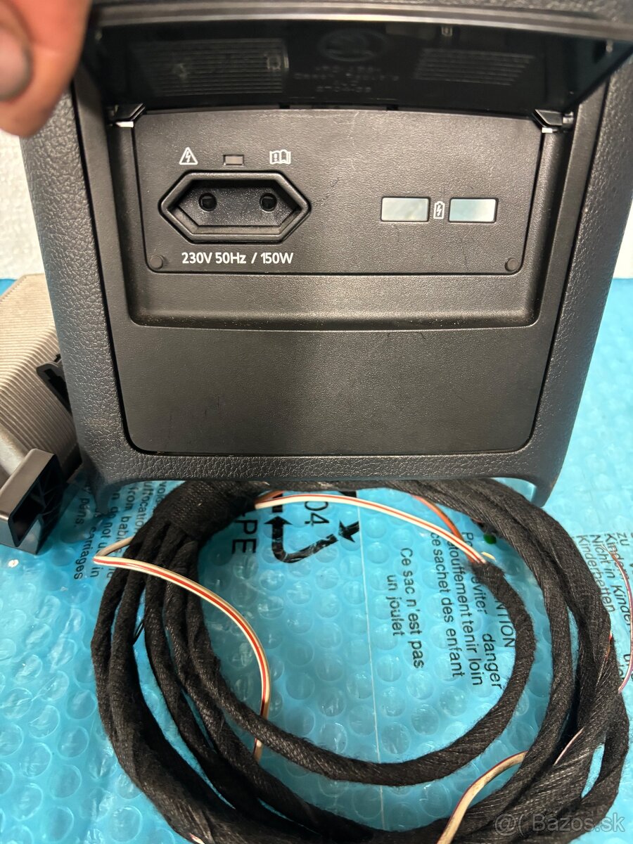 Skoda 230v zasuvka menic - 4