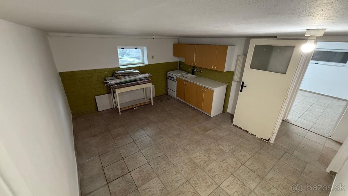 Ponúkame na prenájom komerčný priestor v Malackách  - 4