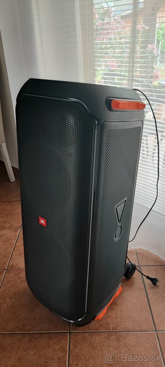Prenájom JBL PÁRTY BOX 710 - 4