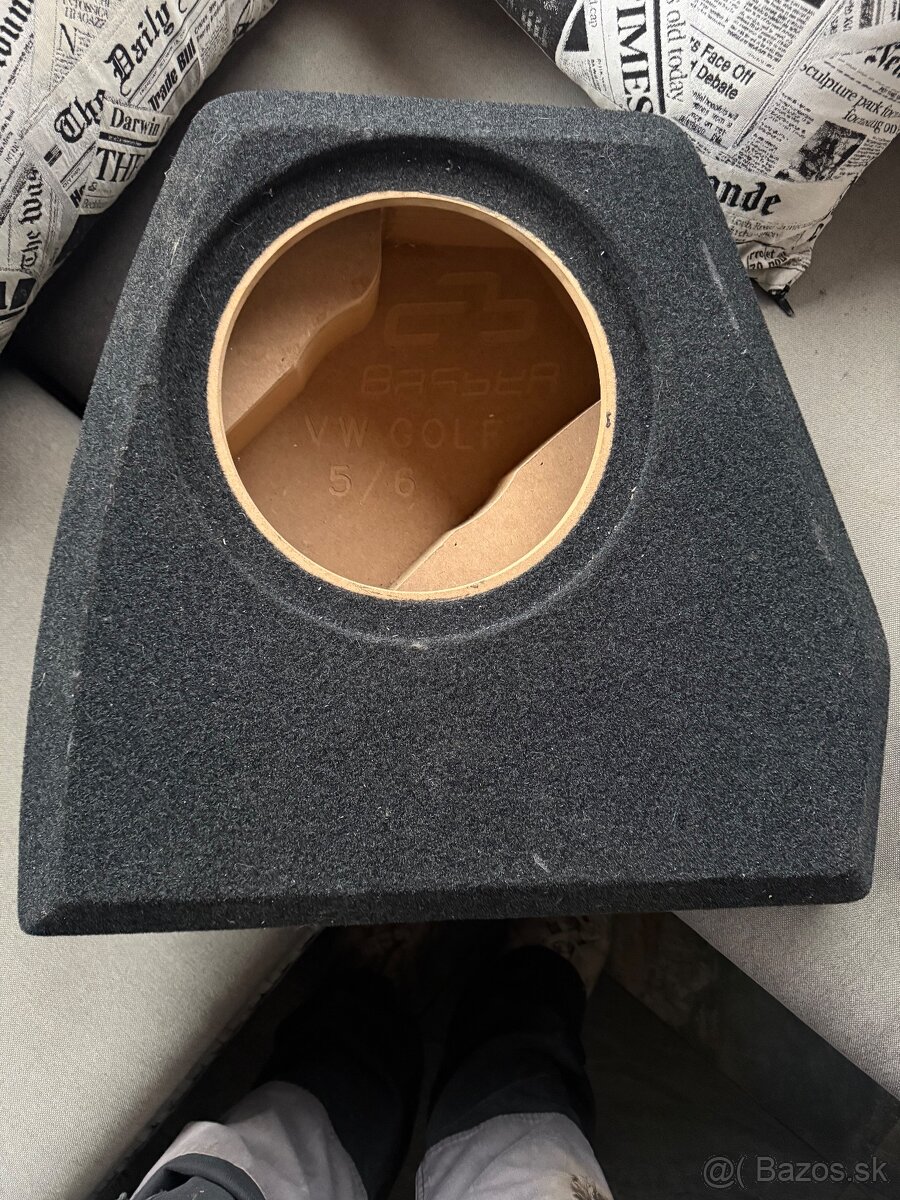Bedňa subwoofer do V W GOLF 5-6 - 4
