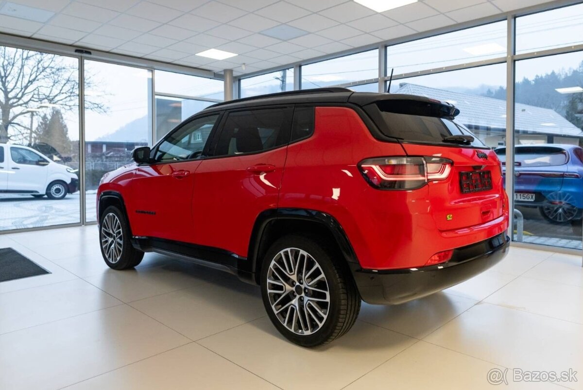 Jeep Compass 1.5 e-Hybrid Summit A/T - 4