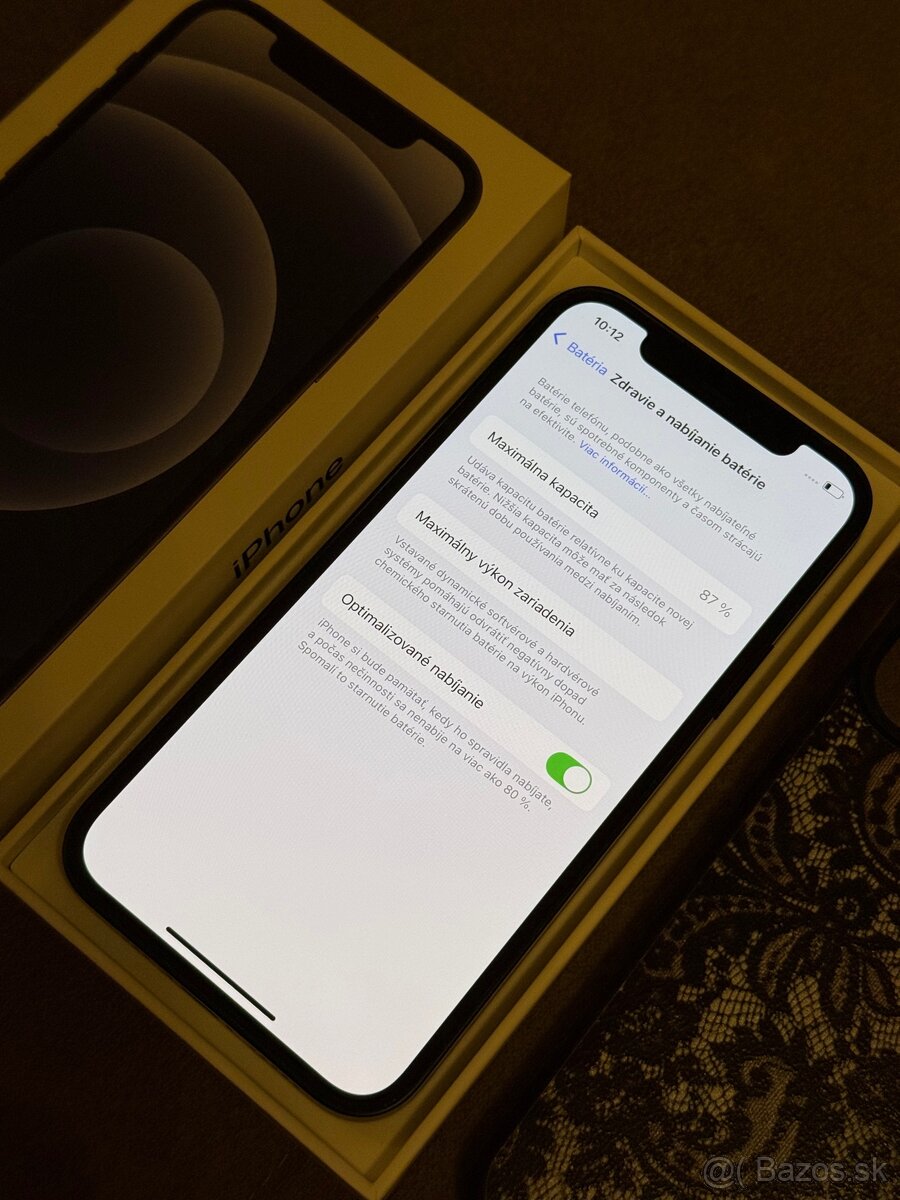 Apple iPhone 12 - batéria 87% - 4
