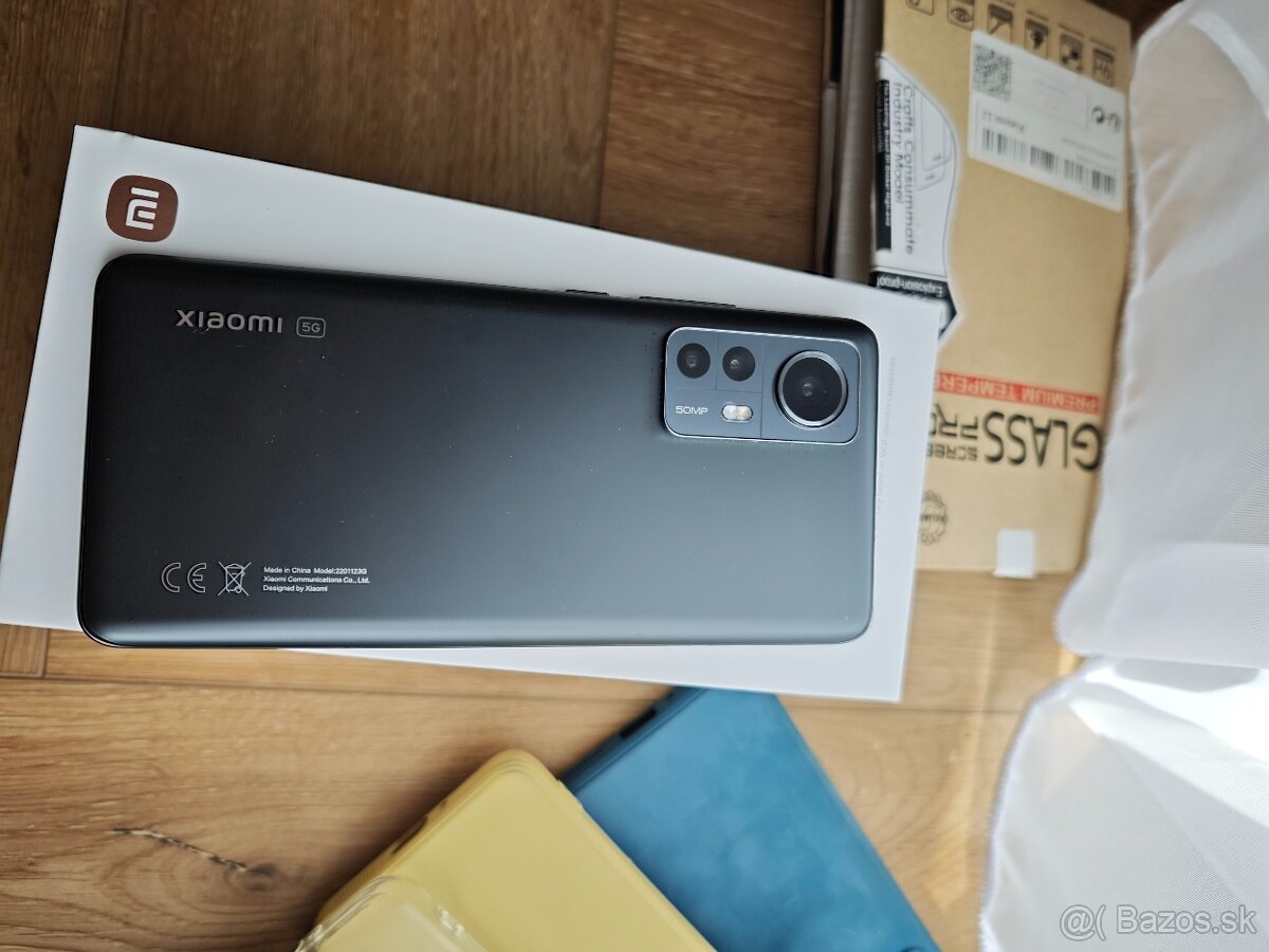 Xiaomi 12 Gray 8GB Ram 256 Rom - 4