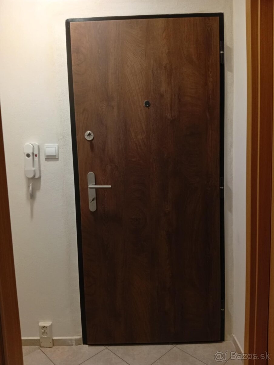 Garsonka s balkonom - 4