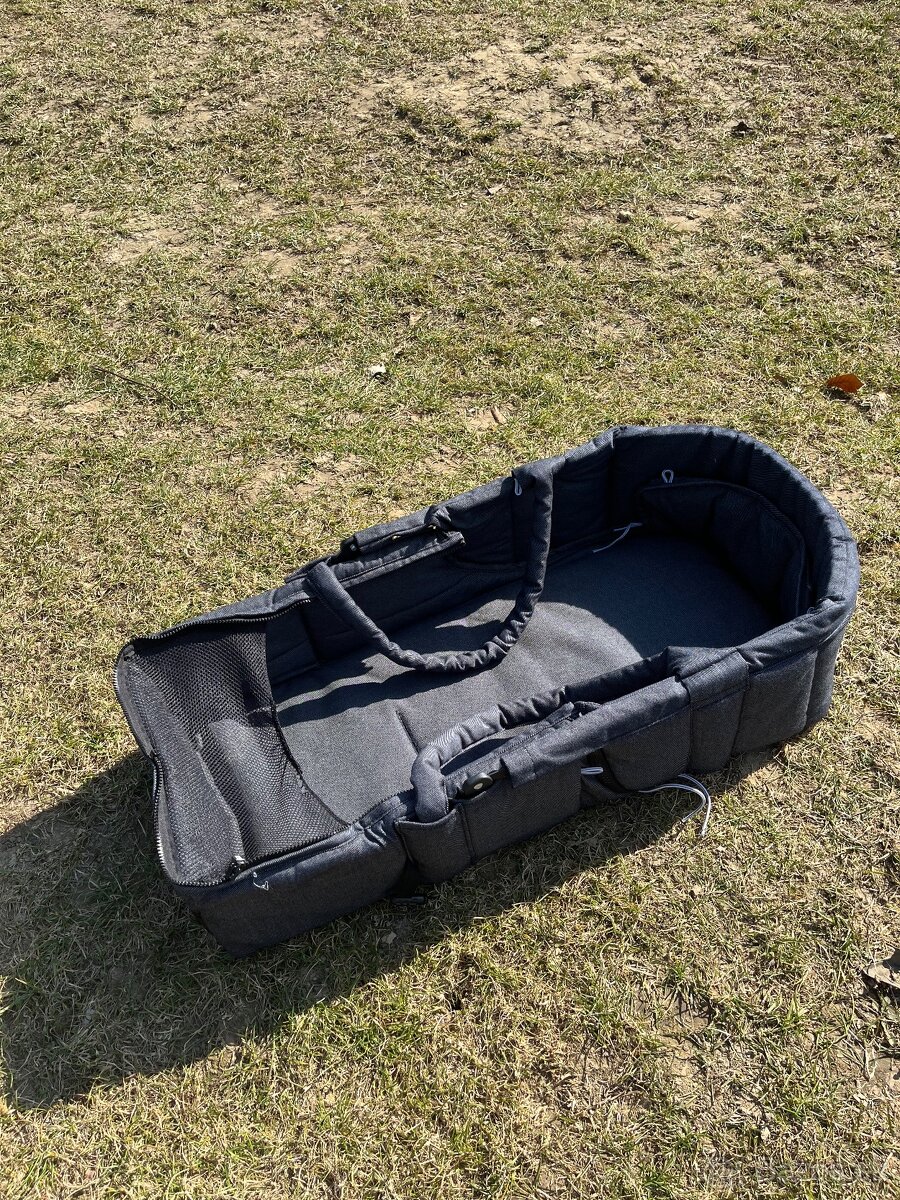 Kocik a autosedacka - 4