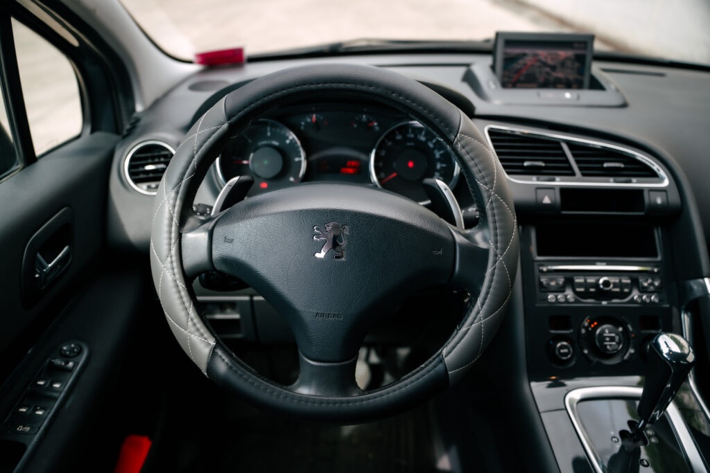 Peugeot 3008 1.6 e-HDi AT6 - 4