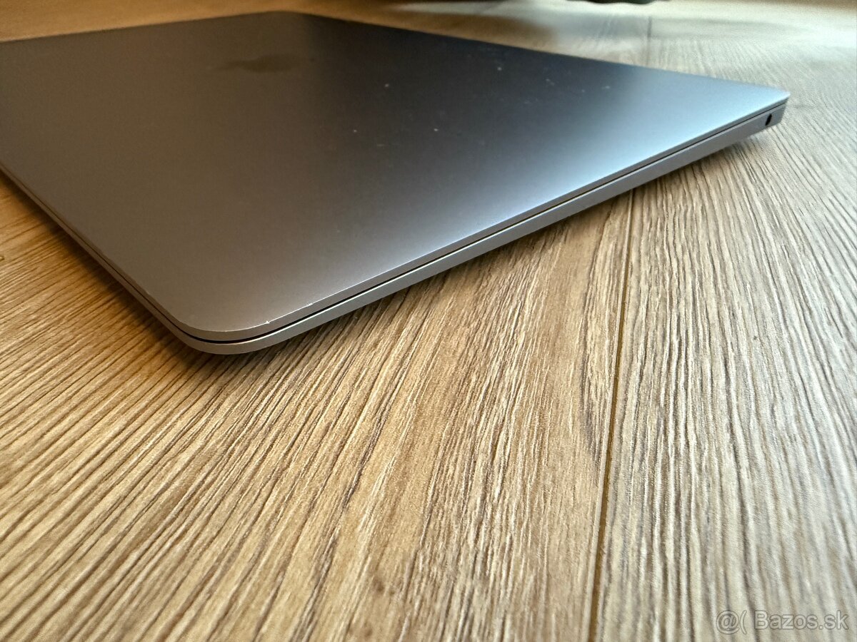MacBook Air 13” Retina (2020) - 4