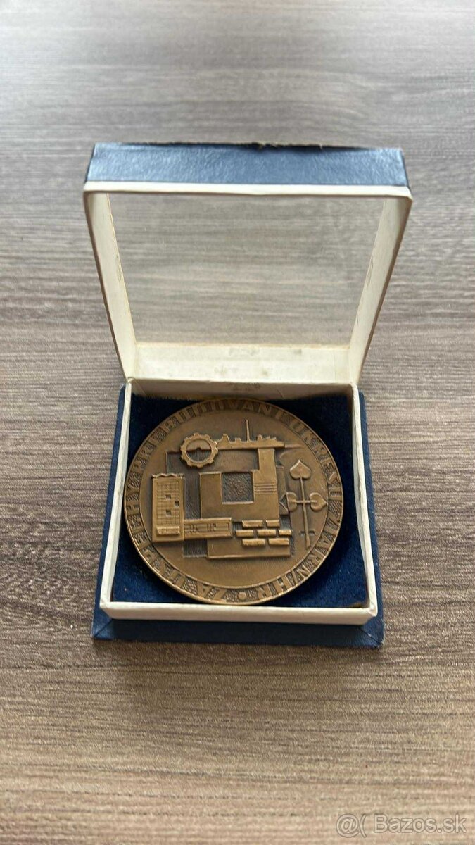 Zbierka medailí a odznakov - 4