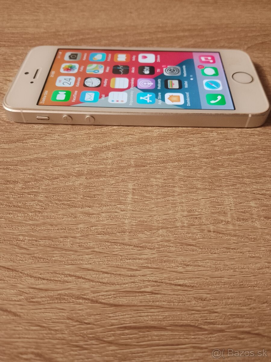 iPhone SE 1.generacie 2016 / 64GB Silver Pekný stav - 4