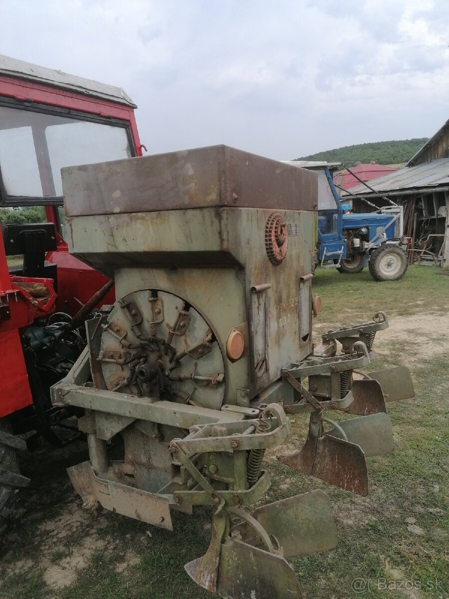 Sadzač zemiakov - 4