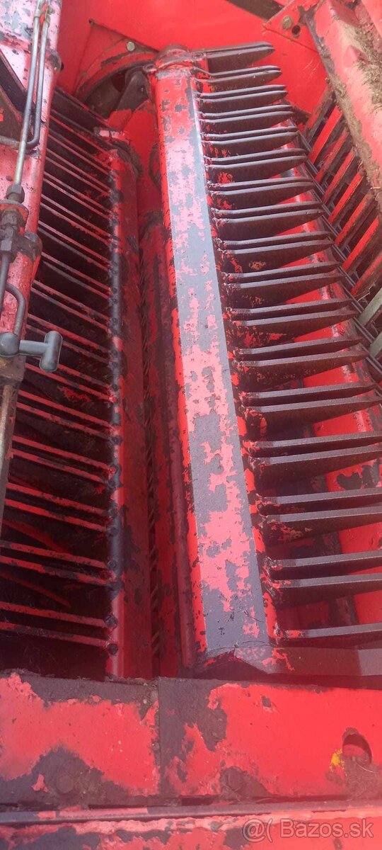 Samozberací voz Mengele na senáž . - 4