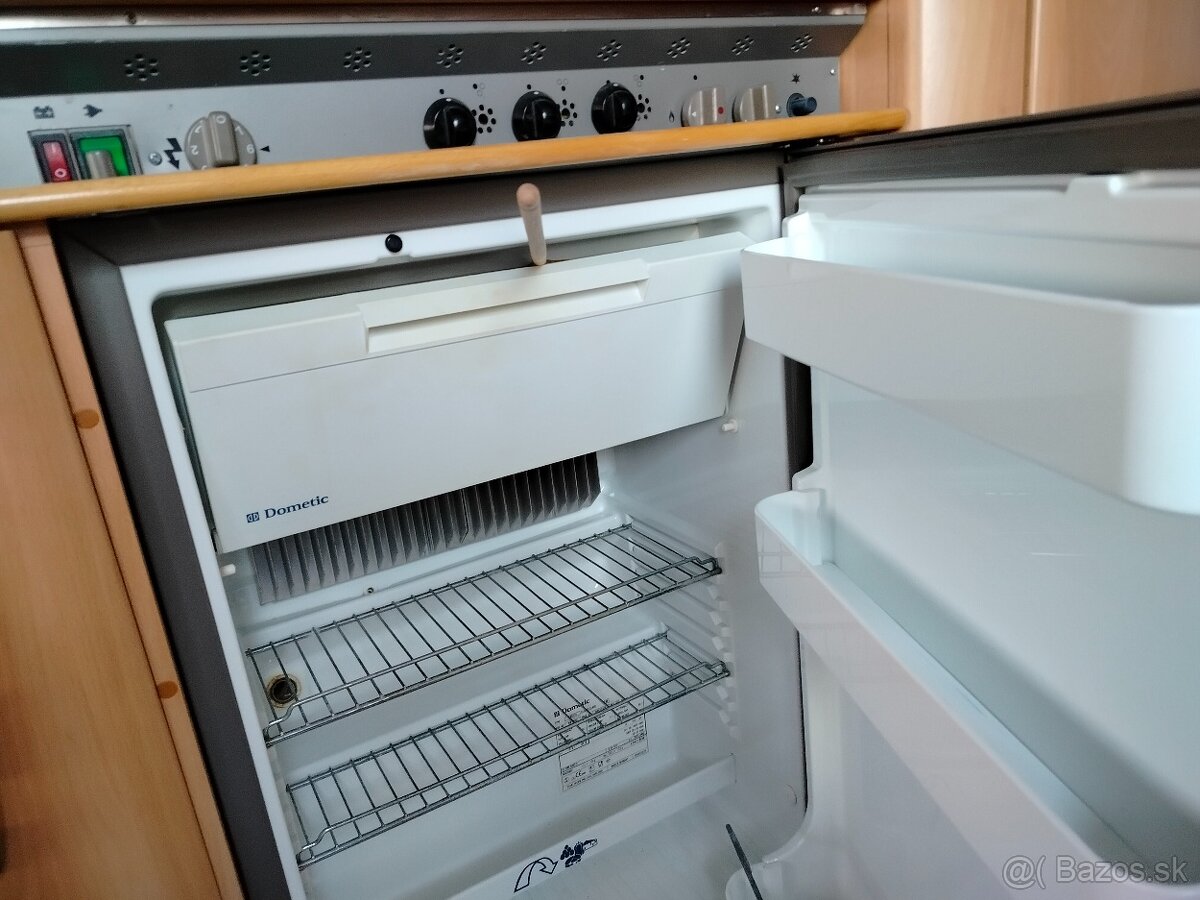 Predám karavan HYMER - 4