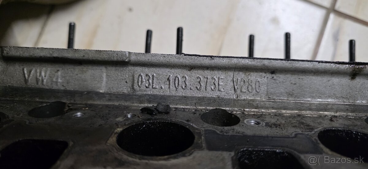 Hlava Audi A4 2.0 tdi 2010 poskodená - 4