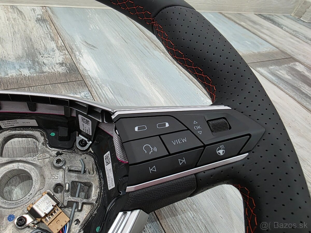 Multifunkcny kozeny Seat volant - 4