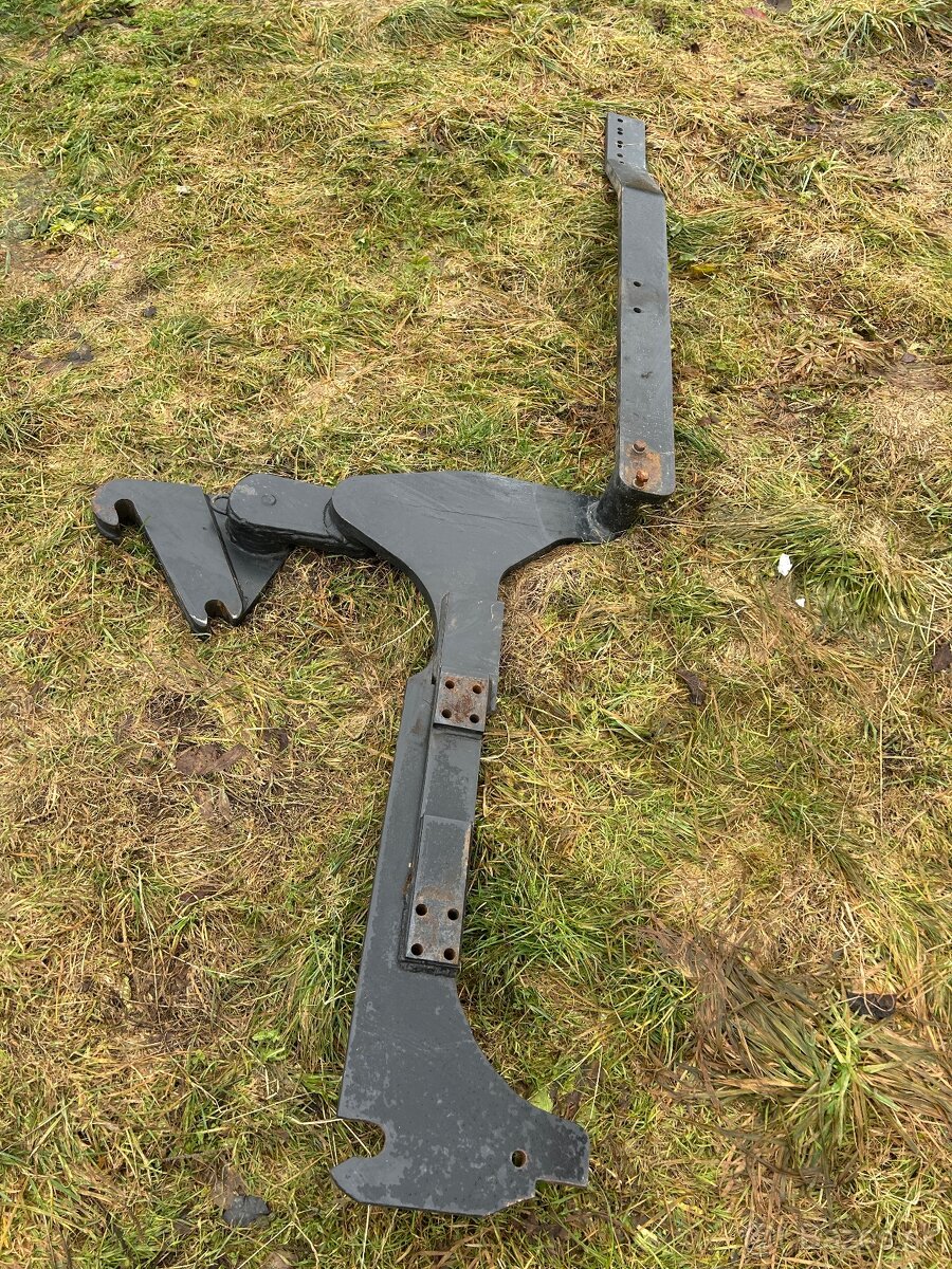 Čelný nakladač TRACLIFT - 4