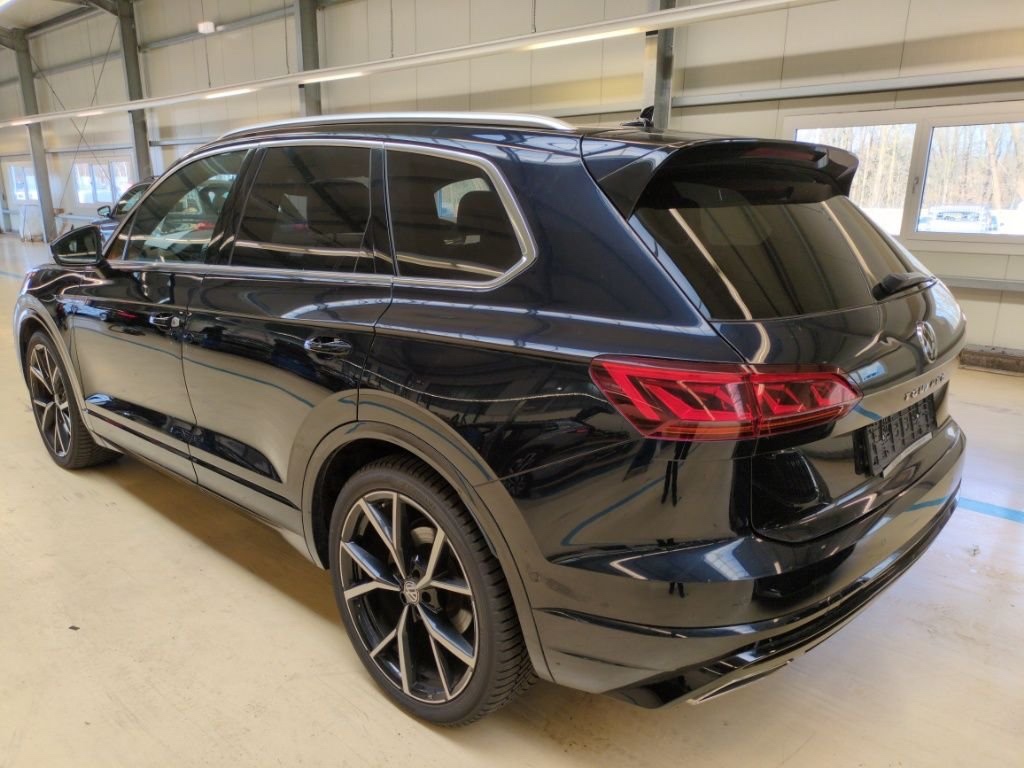 Volkswagen Touareg R-Line. - 4