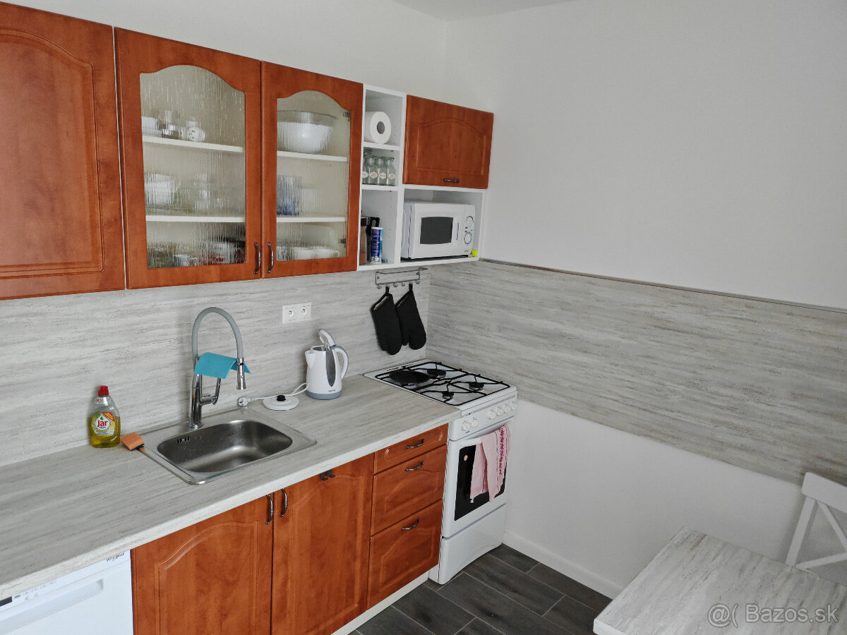 Prenajmem byt BA-Ružinov - 4