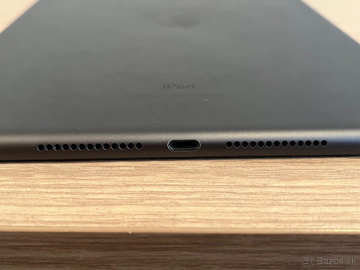 Predám nefunkčný IPad 9 generácie - 4