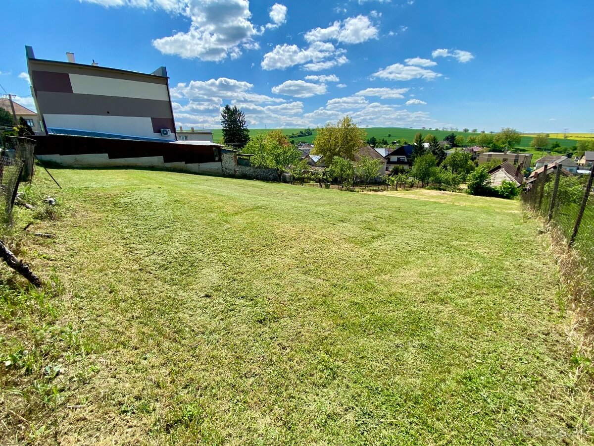 Pozemok v centre obce Krásno (okres Partizánske) – 567 m² - 4