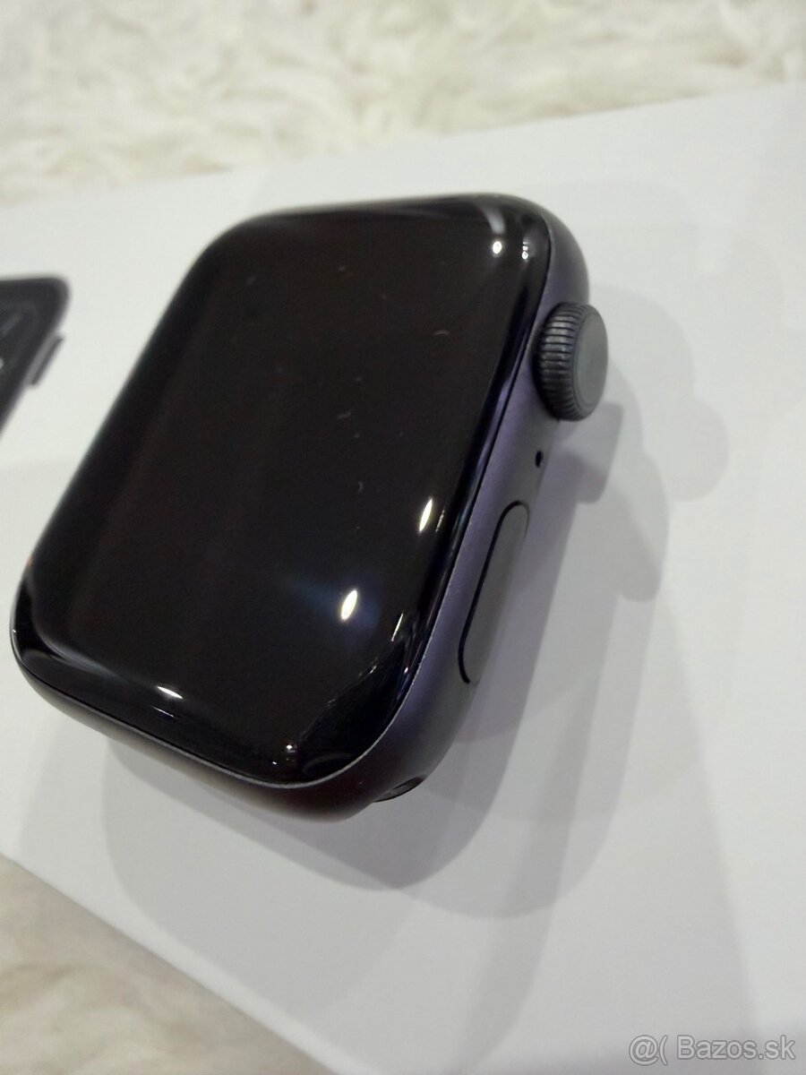 Apple Watch series5 44MM - 4