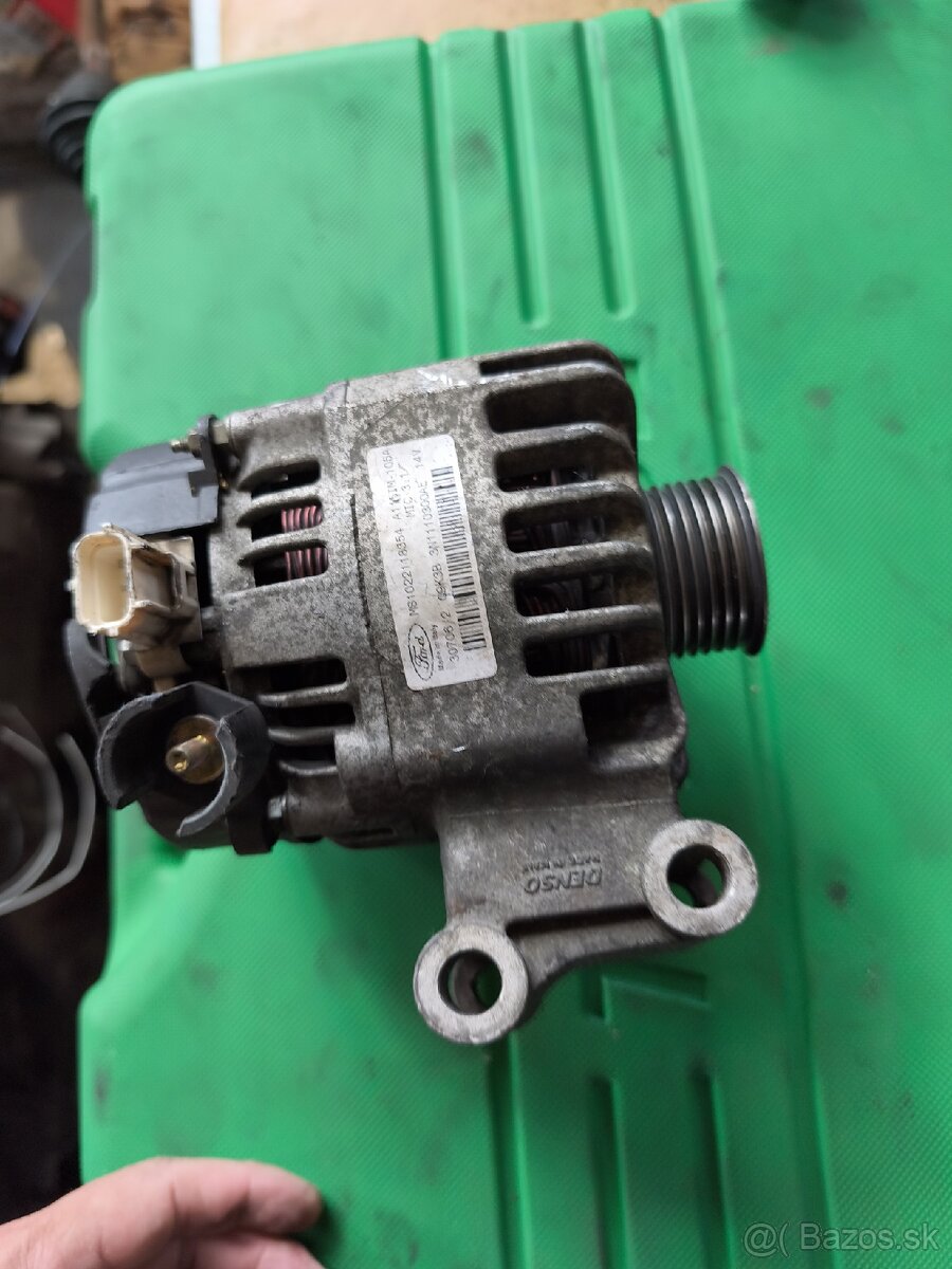 Predám 2 alternatory , kompresor klímy, poduški morora - 4