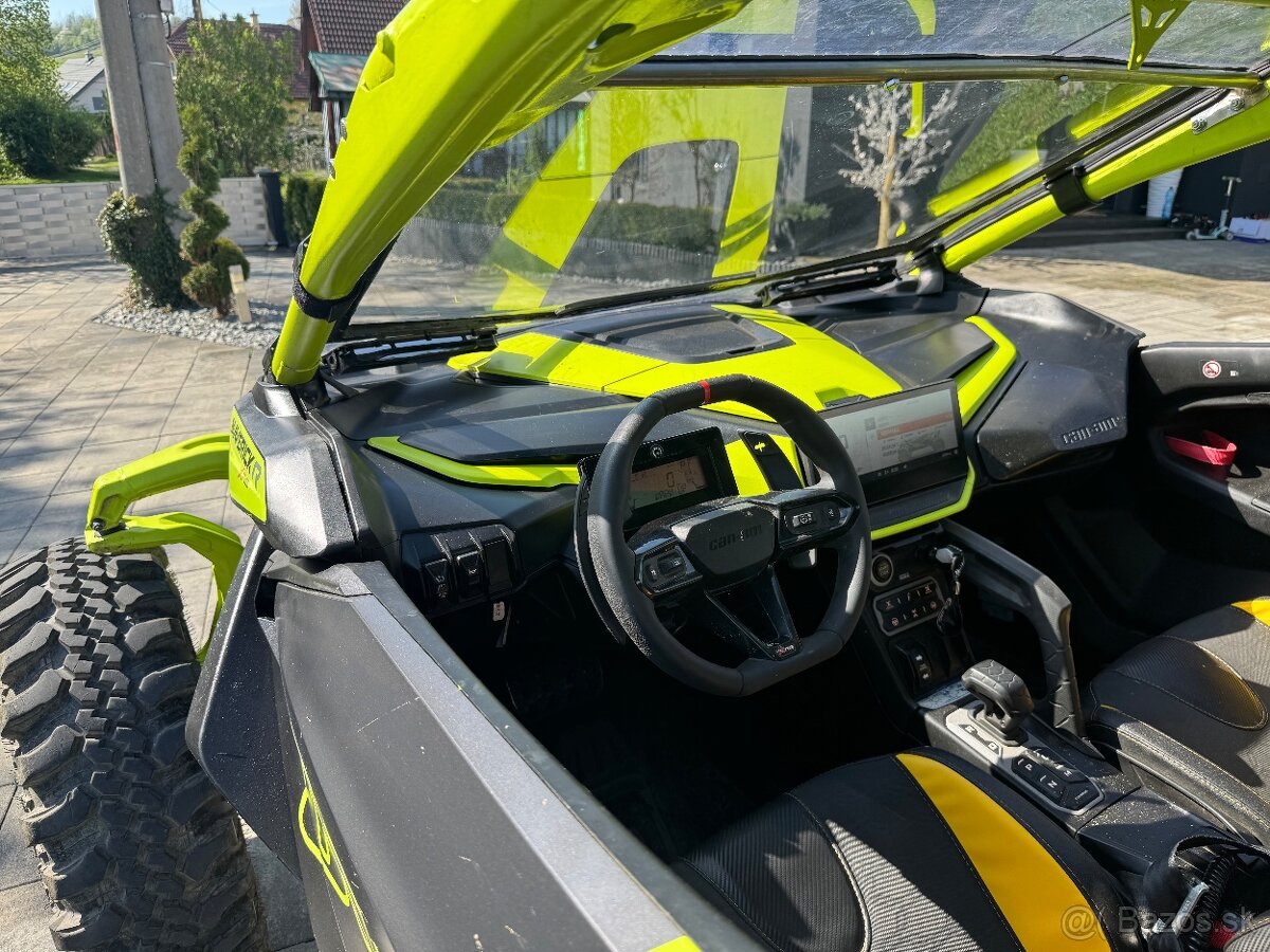 Can Am Maverick R