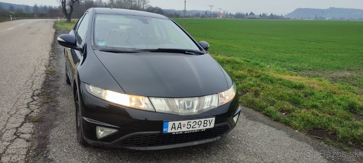 Honda Civic 8g 1.8i - 4