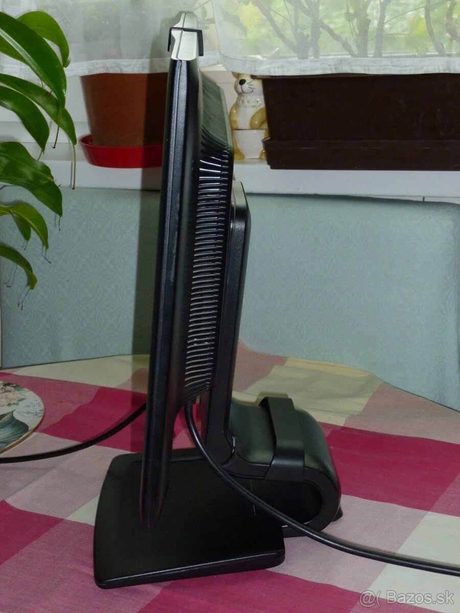 Predám viaceré LCD/LED monitory. Ceny od 10 do 25 € - 4