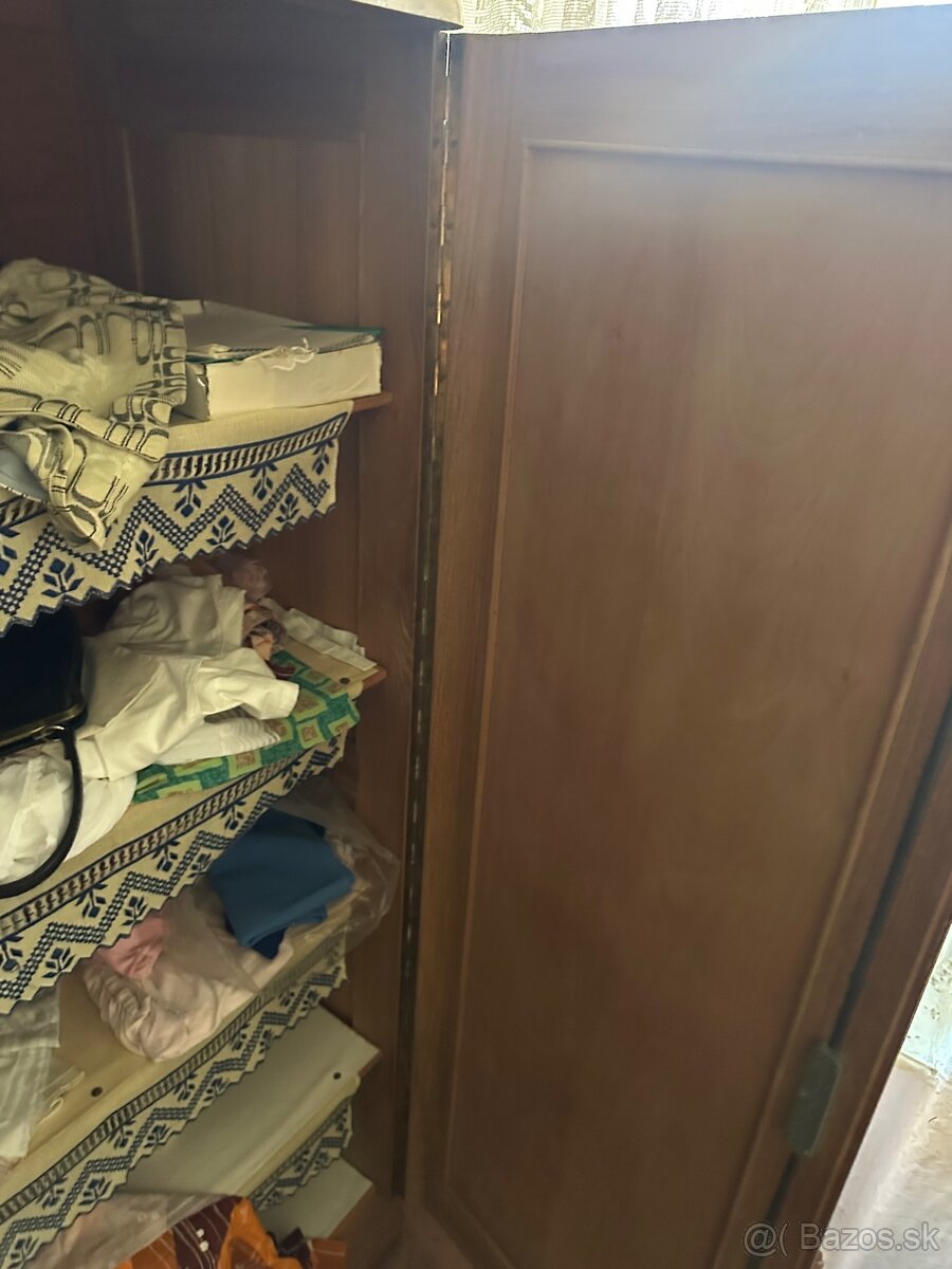 Predám starožitné skrine 90r čerešnový masív - 4
