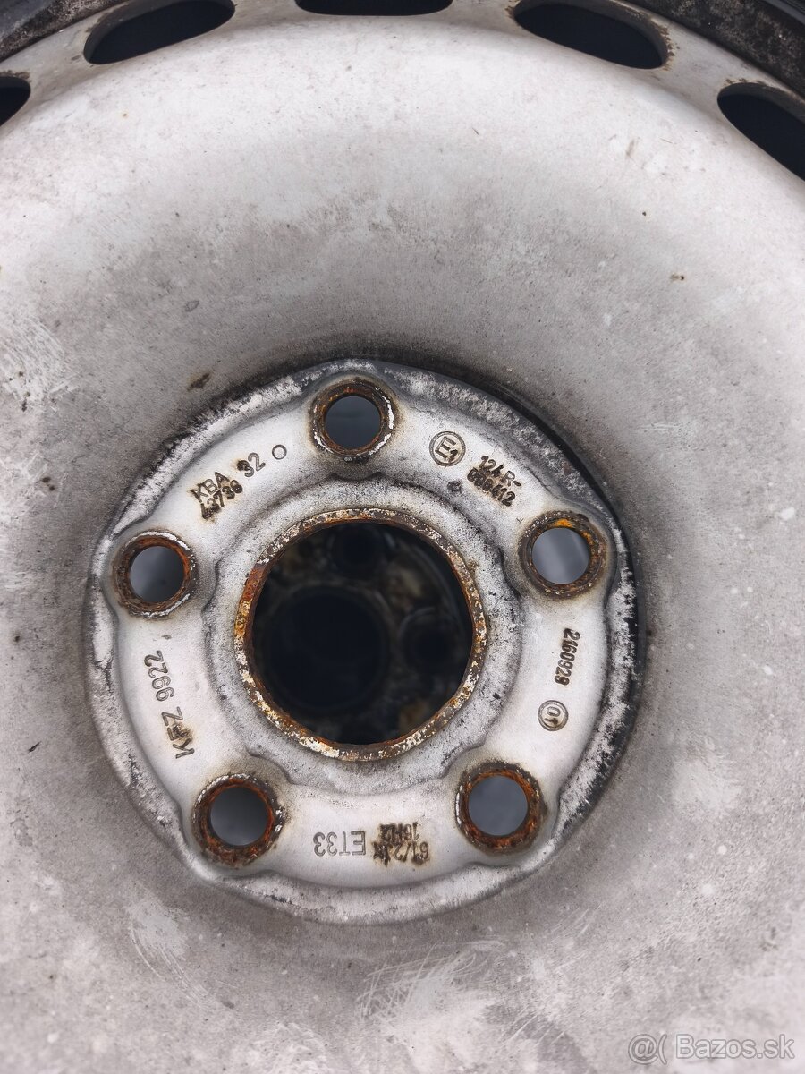 Plechové disky r16 5x112 ET33 + zimné pneu - 4