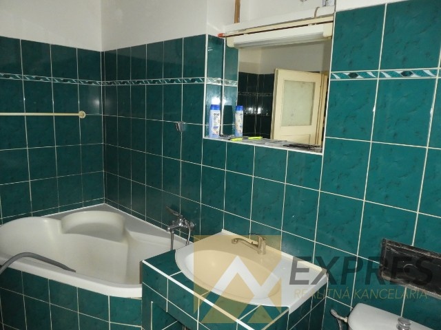 RK EXPRES - predaj za super cenu 4 izbový byt v Handlovej. - 4